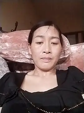 Snapshot of lris-Beauty77 chatting on 03/23/26, 03:27 lris-Beauty77 online show from 03/23/26, 03:27