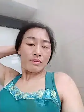 Snapshot of lris-Beauty77 chatting on 04/08/26, 03:17 lris-Beauty77 online show from 04/08/26, 03:17