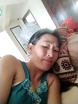 Snapshot of lris-Beauty77 chatting on 04/13/26, 07:14 lris-Beauty77 online show from 04/13/26, 07:14