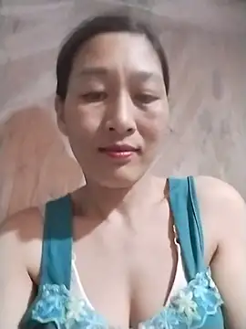 Snapshot of lris-Beauty77 chatting on 05/14/26, 02:13 lris-Beauty77 online show from 05/14/26, 02:13