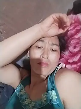 Snapshot of lris-Beauty77 chatting on 05/19/26, 04:24 lris-Beauty77 online show from 05/19/26, 04:24