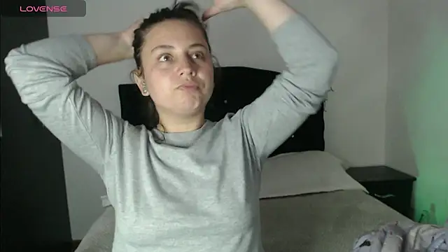 Ana  arms online show from 04/06/26, 03:02