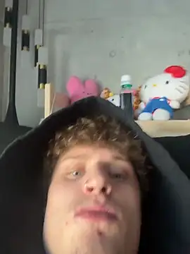 Snapshot of PAPITRVN chatting on 02/21/26, 09:27 PAPITRVN online show from 02/21/26, 09:27