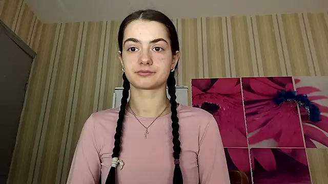 Snapshot of TuFoth chatting on 02/24/26, 08:12 TuFoth online show from 02/24/26, 08:12