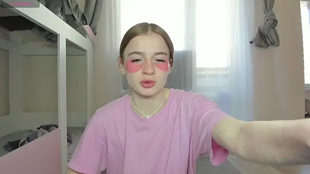 Snapshot of Stacey_Brow chatting on 04/03/26, 03:04 Stacey Brow online show from 04/03/26, 03:04