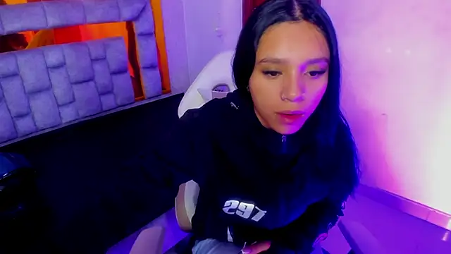 miiaboss  online show from 03/29/26, 10:59