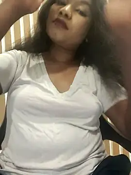 Snapshot of Cutie_bae011 chatting on 02/22/26, 12:15 Cutie bae011 online show from 02/22/26, 12:15