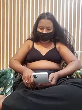 Snapshot of Cutie_bae011 chatting on 02/24/26, 02:20 Cutie bae011 online show from 02/24/26, 02:20