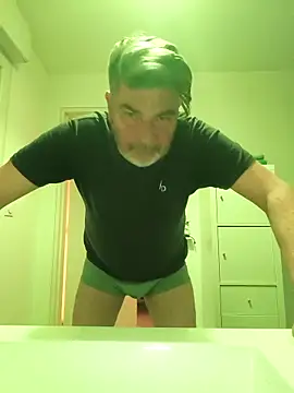 Snapshot of eruzam59000 chatting on 02/22/26, 01:31 eruzam59000 online show from 02/22/26, 01:31