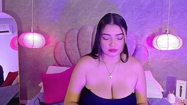 ArianaRougee online show from 07/11/26, 03:31