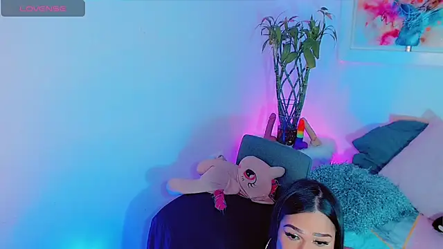 Snapshot of hot_luckyangel01 chatting on 02/27/26, 06:35 hot luckyangel01 online show from 02/27/26, 06:35