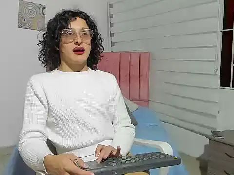 Maverick angel online show from 04/13/26, 04:34