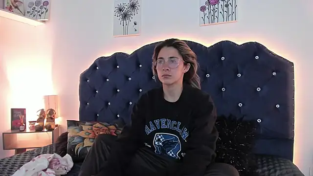 SaraRoadess online show from 02/27/26, 09:37