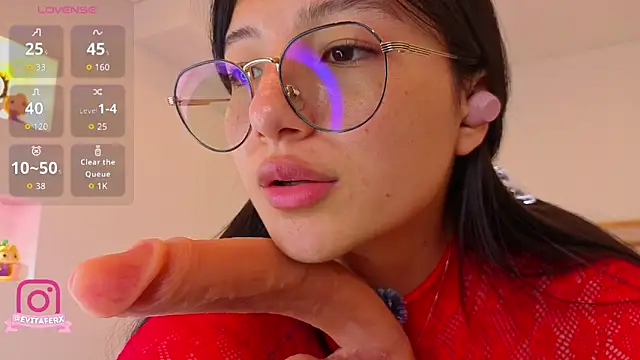 eva depp  online show from 06/09/26, 07:58