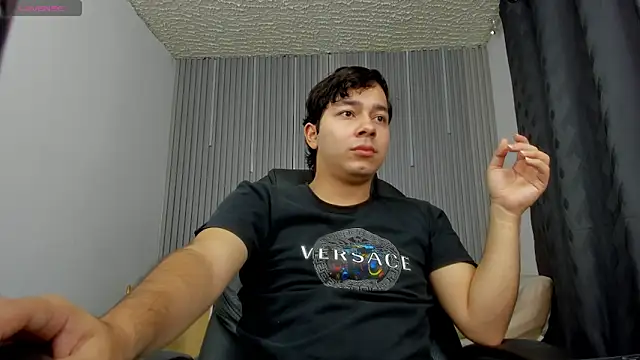 Julian Smith21 online show from 05/30/26, 12:19