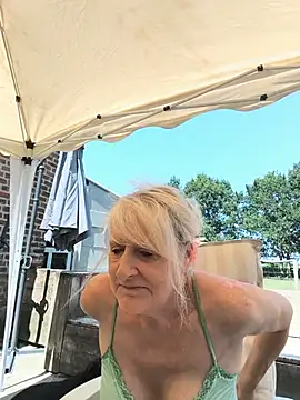 Snapshot of Heidiblueeyes chatting on 07/14/26, 11:05 Heidiblueeyes online show from 07/14/26, 11:05
