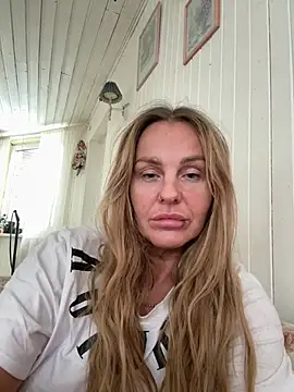 Snapshot of MatureQueen41 chatting on 02/25/26, 11:20 MatureQueen41 online show from 02/25/26, 11:20