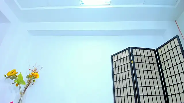 MiaNoirr online show from 03/18/26, 08:34
