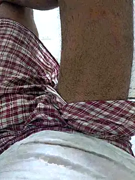 Snapshot of womencock chatting on 02/25/26, 04:05 womencock online show from 02/25/26, 04:05