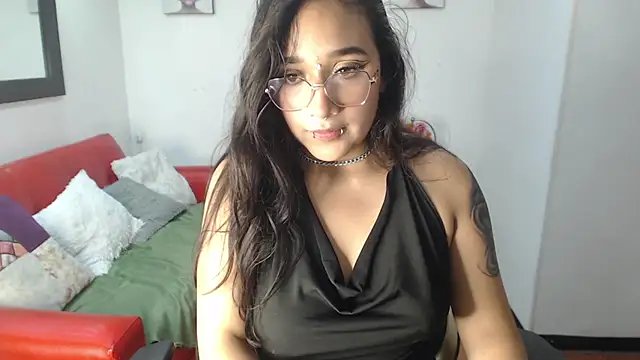 Aura cute  online show from 04/02/26, 08:28