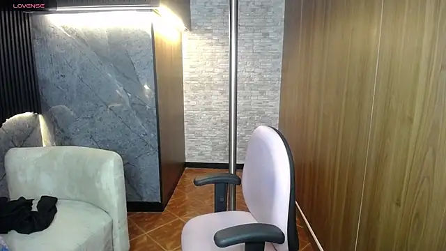 Aura cute  online show from 04/12/26, 03:44