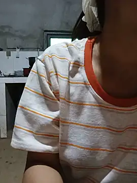 Snapshot of hd_love69 chatting on 05/21/26, 03:57 hd love69 online show from 05/21/26, 03:57