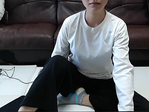 Snapshot of Mey_112 chatting on 03/13/26, 05:47 Mey 112 online show from 03/13/26, 05:47