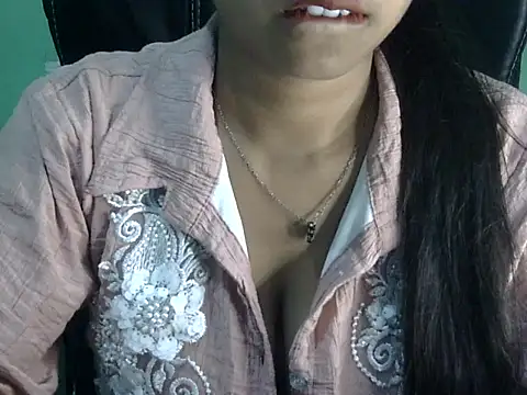 cute momo love online show from 04/27/26, 06:00