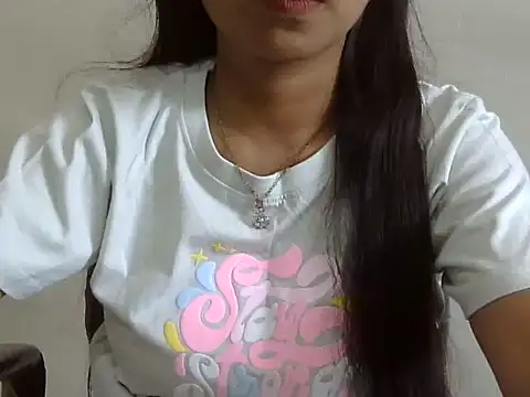 Snapshot of cute_momo_love chatting on 05/24/26, 05:12 cute momo love online show from 05/24/26, 05:12
