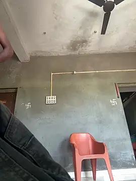 parth73637 online show from 04/22/26, 06:16