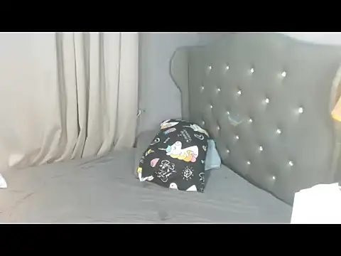 Ela Rossie online show from 04/05/26, 02:03