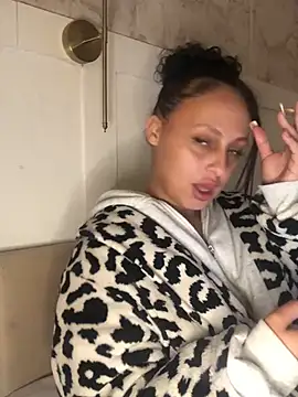 mayawesttt online show from 04/15/26, 10:21