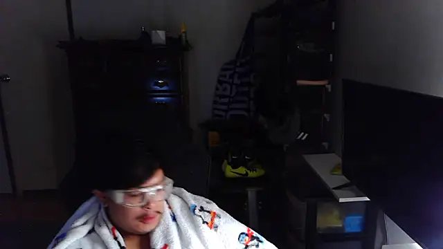 longlongsong online show from 02/23/26, 08:44