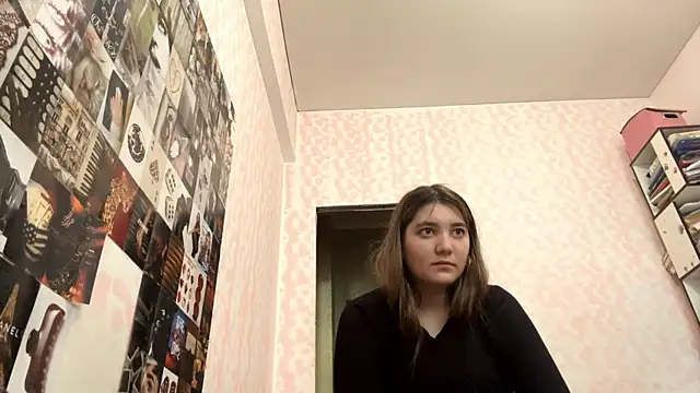 Snapshot of JanineThielman chatting on 07/15/26, 05:34 JanineThielman online show from 07/15/26, 05:34
