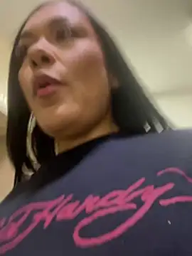 Snapshot of Tiffanyy_Lam chatting on 02/25/26, 09:35 Tiffanyy Lam online show from 02/25/26, 09:35