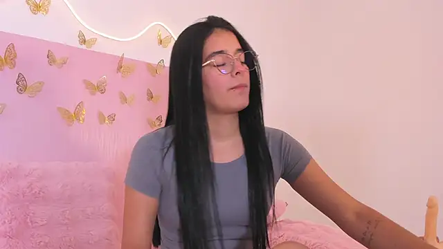 Isaa-queen online show from 04/15/26, 08:09