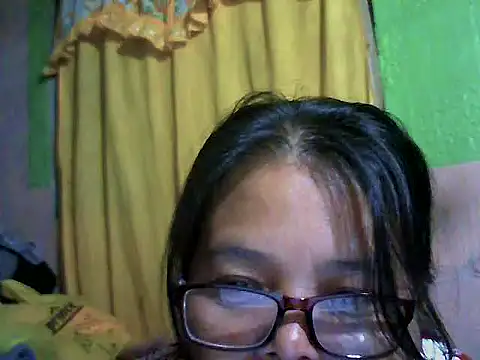 Snapshot of Flowerblossom123 chatting on 05/05/26, 07:11 Flowerblossom123 online show from 05/05/26, 07:11