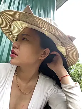 Miumieu2 online show from 04/11/26, 09:02