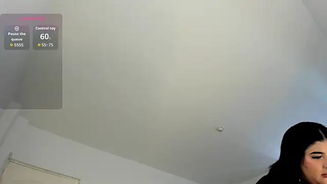 Snapshot of Yasmin_cute chatting on 06/23/26, 02:15 Yasmin cute online show from 06/23/26, 02:15