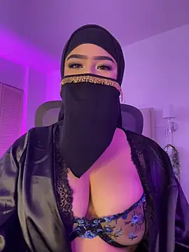 Snapshot of Yasmin_cute chatting on 07/08/26, 07:40 Yasmin cute online show from 07/08/26, 07:40