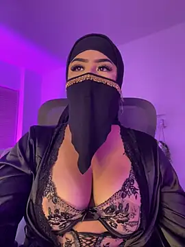 Snapshot of Yasmin_cute chatting on 07/23/26, 01:53 Yasmin cute online show from 07/23/26, 01:53