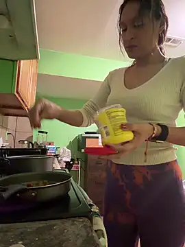 Snapshot of celenia chatting on 02/27/26, 07:03 celenia online show from 02/27/26, 07:03