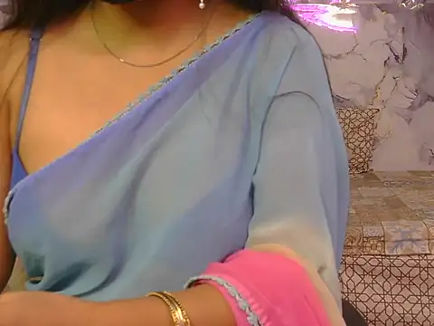 Snapshot of Aayesha-queen chatting on 06/02/26, 04:03 Aayesha-queen online show from 06/02/26, 04:03
