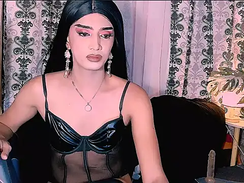 Snapshot of Queeny_Cassandra chatting on 06/16/26, 02:47 Queeny Cassandra online show from 06/16/26, 02:47