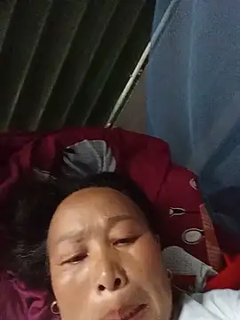 heesuu11 online show from 05/17/26, 04:32