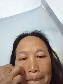 heesuu11 online show from 05/18/26, 04:24