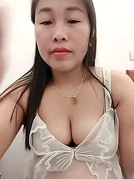 Snapshot of 01_ANNA_01 chatting on 05/01/26, 12:48 01 ANNA 01 online show from 05/01/26, 12:48
