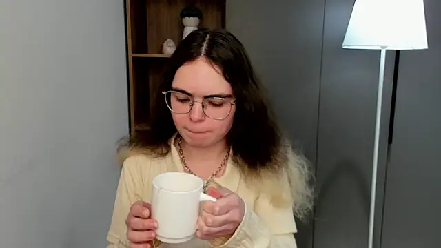 Snapshot of MyrlZangger chatting on 02/24/26, 09:29 MyrlZangger online show from 02/24/26, 09:29