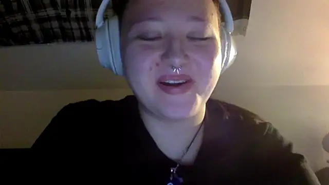 Snapshot of AriaWet chatting on 02/24/26, 05:33 AriaWet online show from 02/24/26, 05:33