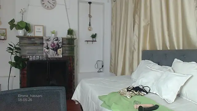 Emma hassani online show from 05/08/26, 07:19